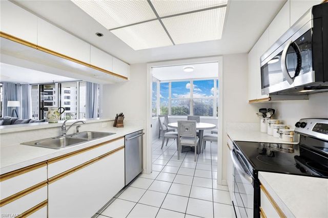 5550 Heron Point DR 304, Naples, FL 34108