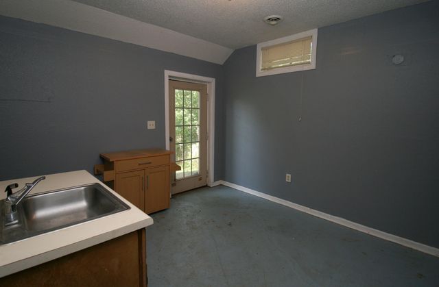 1201 E East Court, Ozark, MO 65721
