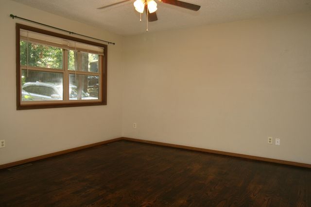 1201 E East Court, Ozark, MO 65721