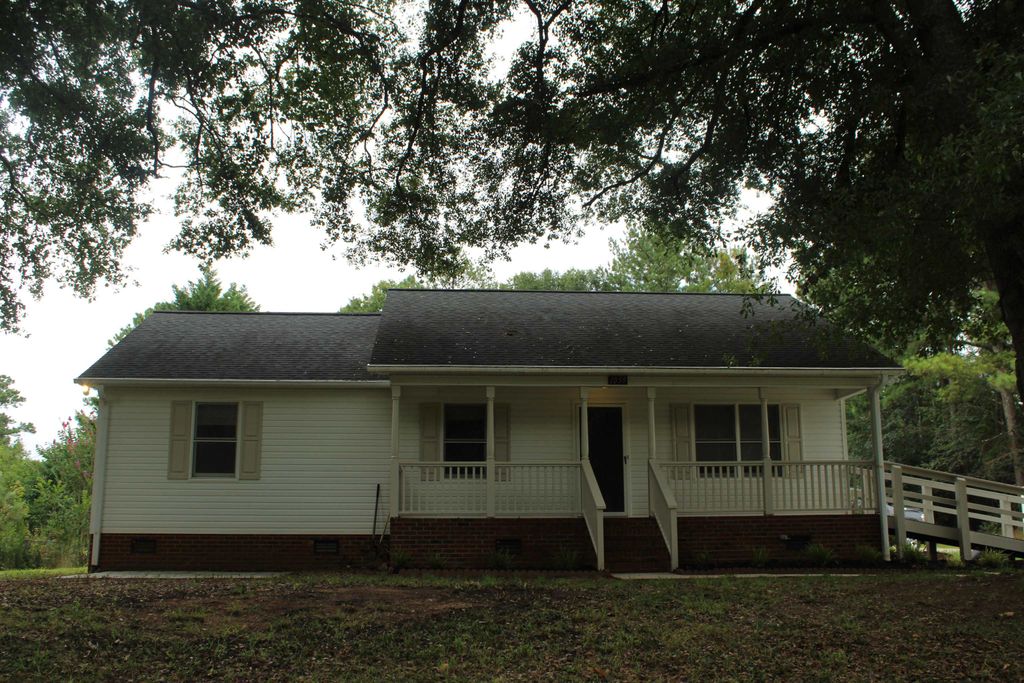 1059 Otts Shoals, Roebuck, SC 29376