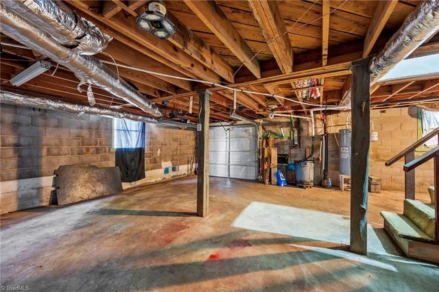 3624 Yadkinville Road, Winston-salem, NC 27106