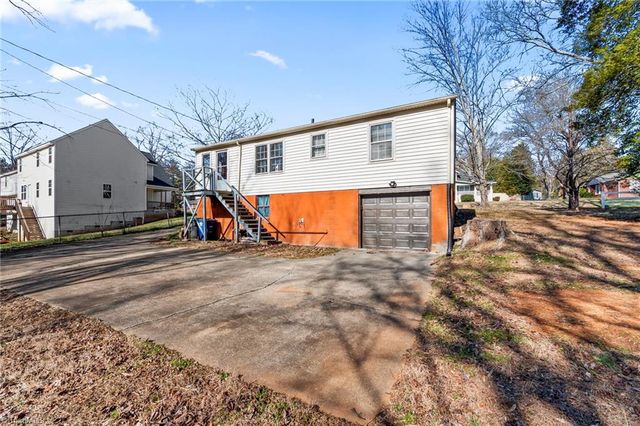 3624 Yadkinville Road, Winston-salem, NC 27106