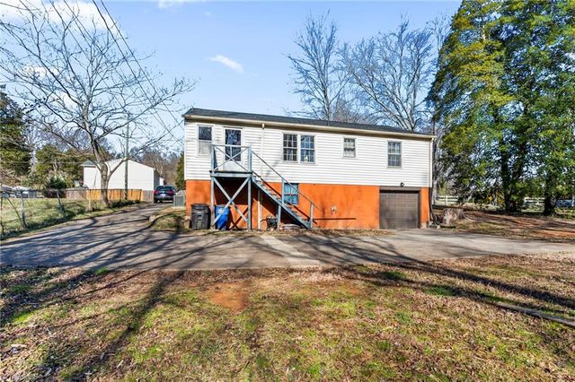 3624 Yadkinville Road, Winston-salem, NC 27106