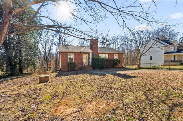 3624 Yadkinville Road, Winston-salem, NC 27106