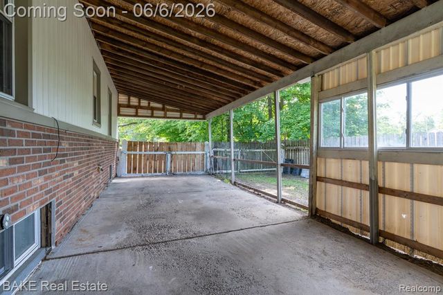 10195 Stark Road, Livonia, MI 48150