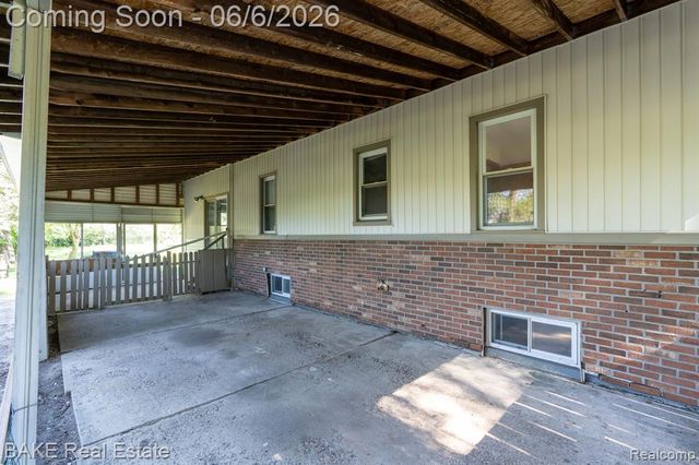 10195 Stark Road, Livonia, MI 48150