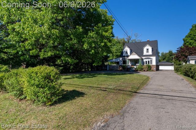 10195 Stark Road, Livonia, MI 48150