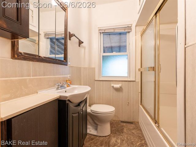 10195 Stark Road, Livonia, MI 48150