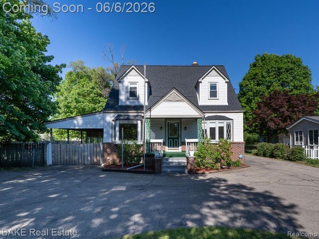 10195 Stark Road, Livonia, MI 48150