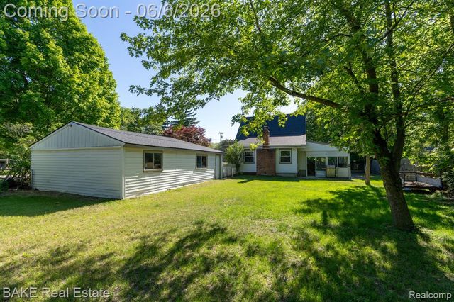 10195 Stark Road, Livonia, MI 48150