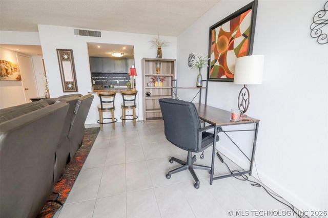 450 W 7th Street S 906, Tulsa, OK 74119