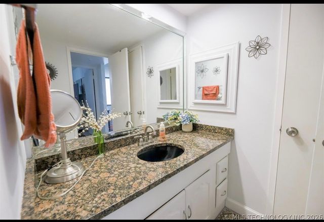 450 W 7th Street S 906, Tulsa, OK 74119