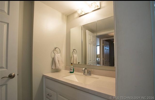 450 W 7th Street S 906, Tulsa, OK 74119