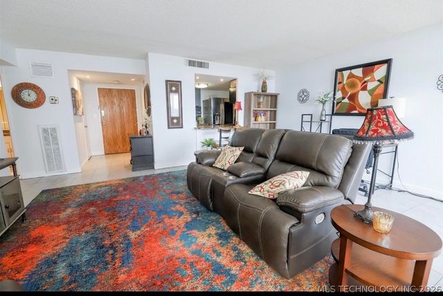 450 W 7th Street S 906, Tulsa, OK 74119