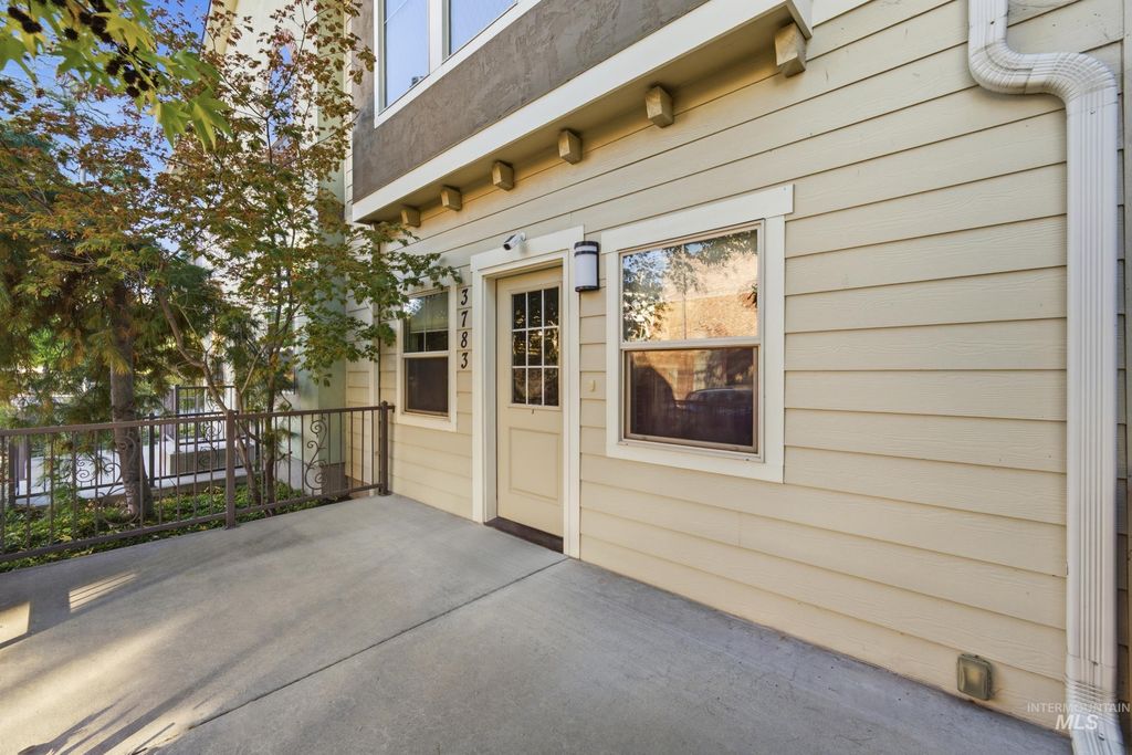 3783 N Woody Ln, Boise, ID 83703 photo 4