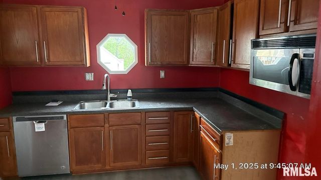 818 9TH Avenue, Silvis, IL 61282