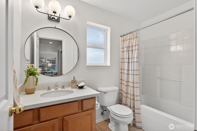 9257 Interlake Avenue N, Seattle, WA 98103