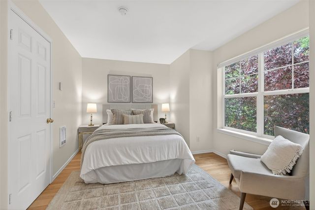 9257 Interlake Avenue N, Seattle, WA 98103