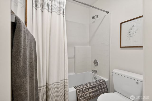 9257 Interlake Avenue N, Seattle, WA 98103