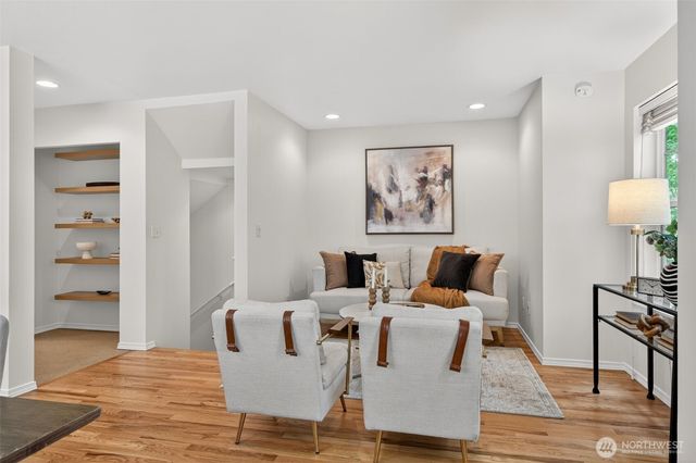 9257 Interlake Avenue N, Seattle, WA 98103