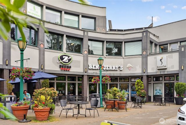 9257 Interlake Avenue N, Seattle, WA 98103