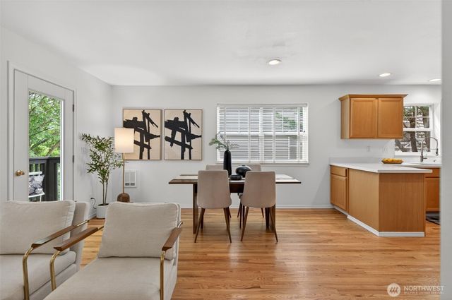 9257 Interlake Avenue N, Seattle, WA 98103