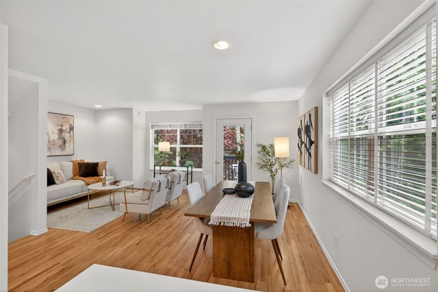 9257 Interlake Avenue N, Seattle, WA 98103