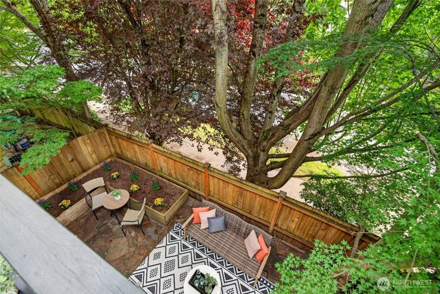 9257 Interlake Avenue N, Seattle, WA 98103