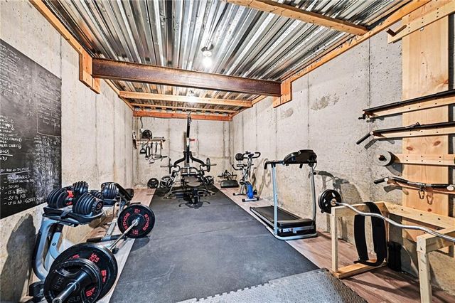 15423 N Mount Olivet Road, Smithville, MO 64089