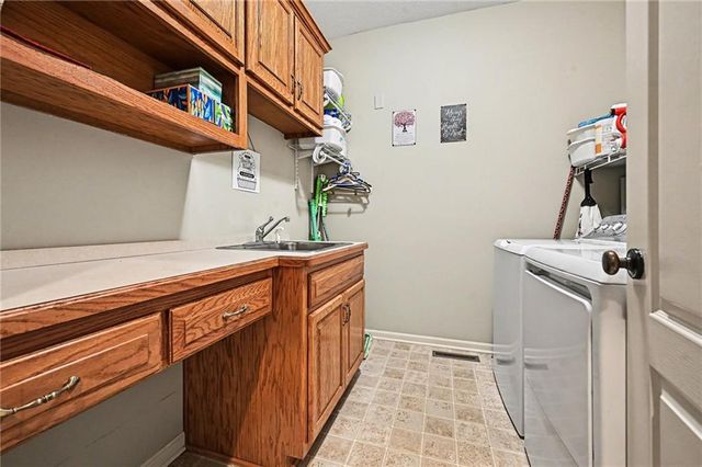 15423 N Mount Olivet Road, Smithville, MO 64089