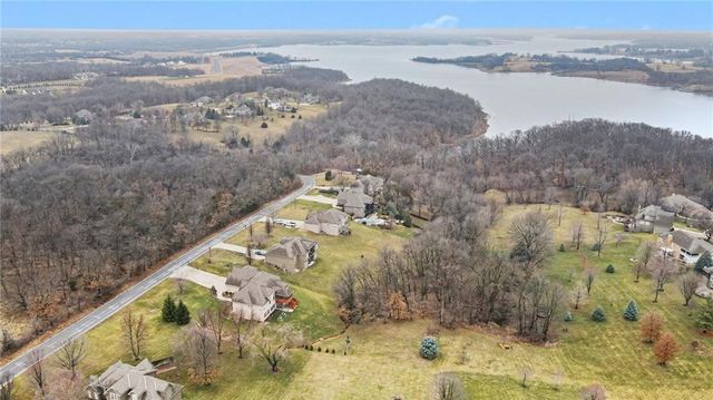15423 N Mount Olivet Road, Smithville, MO 64089