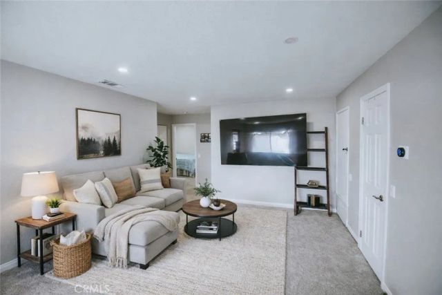 1554 Border G, Corona, CA 92882
