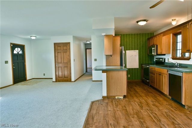 6525 Duck Creek Road, Berlin Center, OH 44401