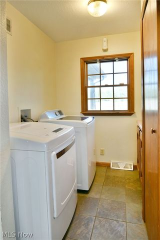 6525 Duck Creek Road, Berlin Center, OH 44401
