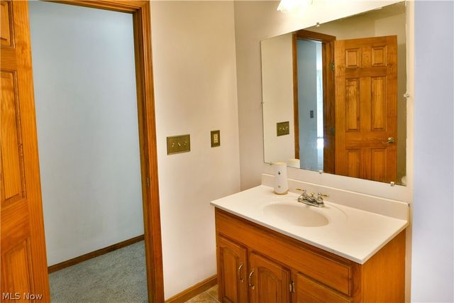 6525 Duck Creek Road, Berlin Center, OH 44401