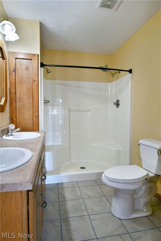 6525 Duck Creek Road, Berlin Center, OH 44401