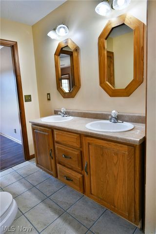 6525 Duck Creek Road, Berlin Center, OH 44401