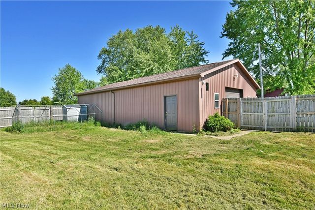 6525 Duck Creek Road, Berlin Center, OH 44401