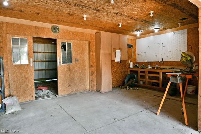 6525 Duck Creek Road, Berlin Center, OH 44401