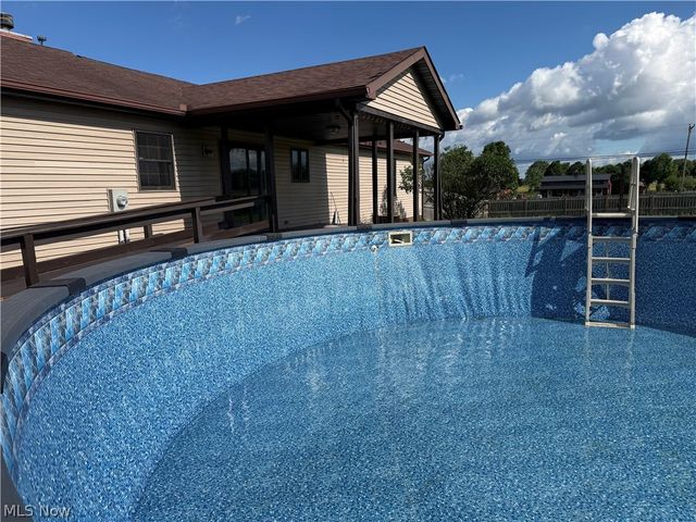 6525 Duck Creek Road, Berlin Center, OH 44401