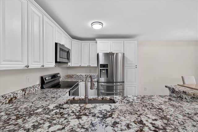 15235 Cornell Drive, Clinton Township, MI 48038