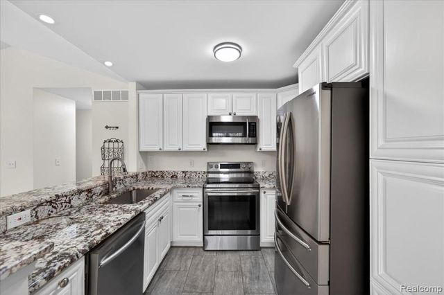 15235 Cornell Drive, Clinton Township, MI 48038
