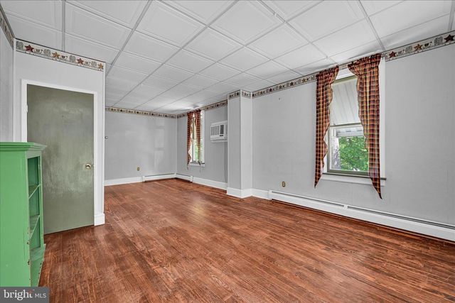 147 WALNUT ST, Mohnton, PA 19540