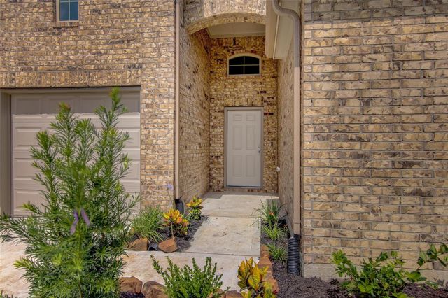 1061 Comal Trail, Dayton, TX 77535