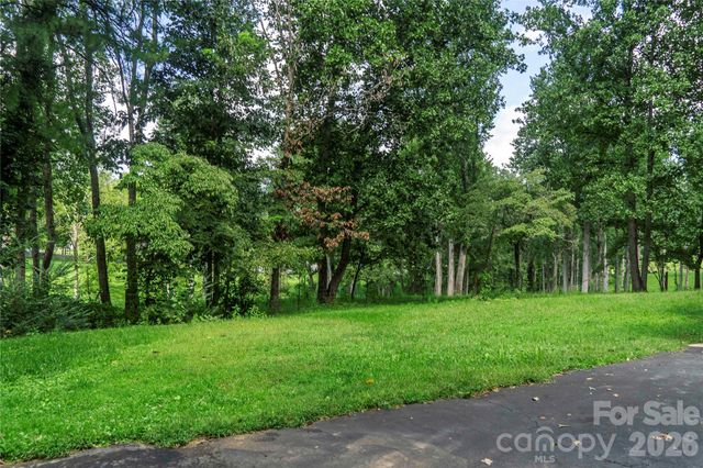 15 Pete Luther Road, Candler, NC 28715