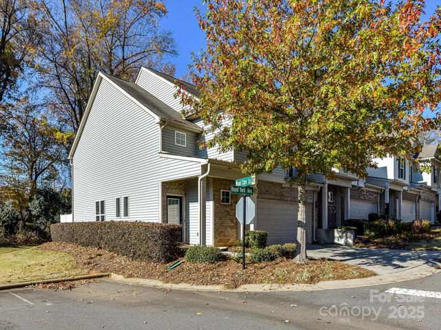 2568 Royal York Avenue, Charlotte, NC 28210