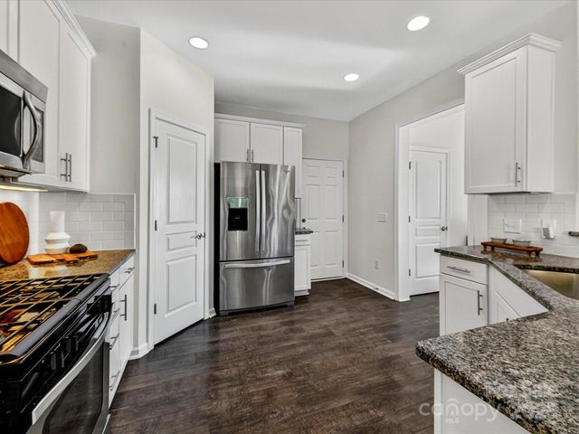 2568 Royal York Avenue, Charlotte, NC 28210