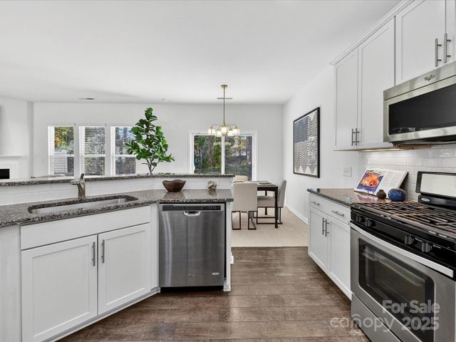 2568 Royal York Avenue, Charlotte, NC 28210