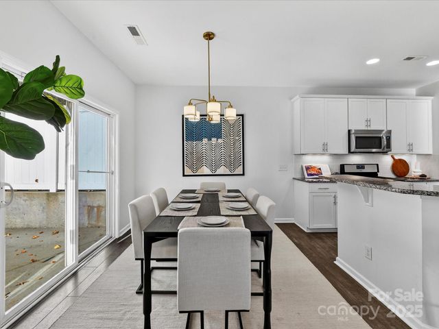 2568 Royal York Avenue, Charlotte, NC 28210