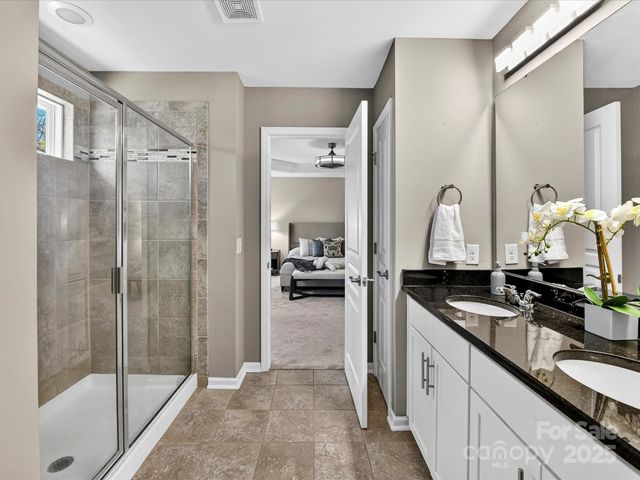 2568 Royal York Avenue, Charlotte, NC 28210